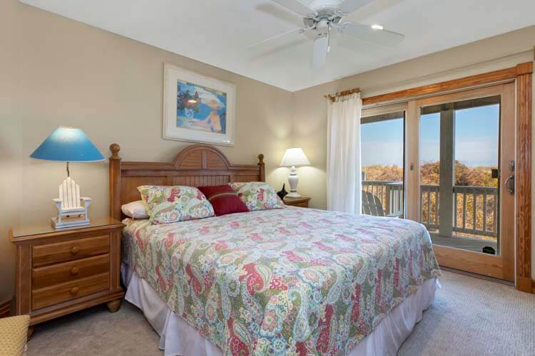 1st Floor King with Private Bath