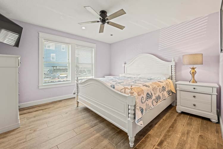 Ground Floor King with Private Bath (14)