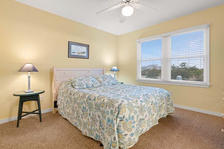 1st Floor Queen with Private Bath