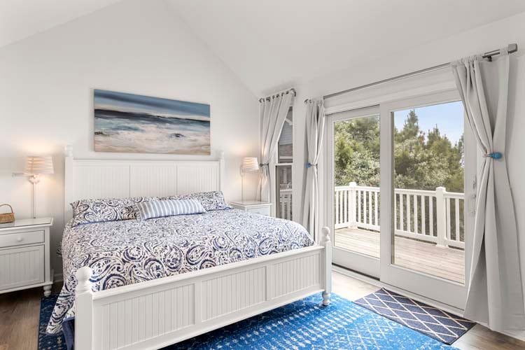 2nd Floor King with Private Bath