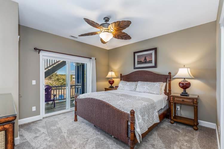 1st Floor King with Private Bath