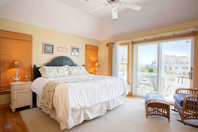 2nd Floor King with Private Bath