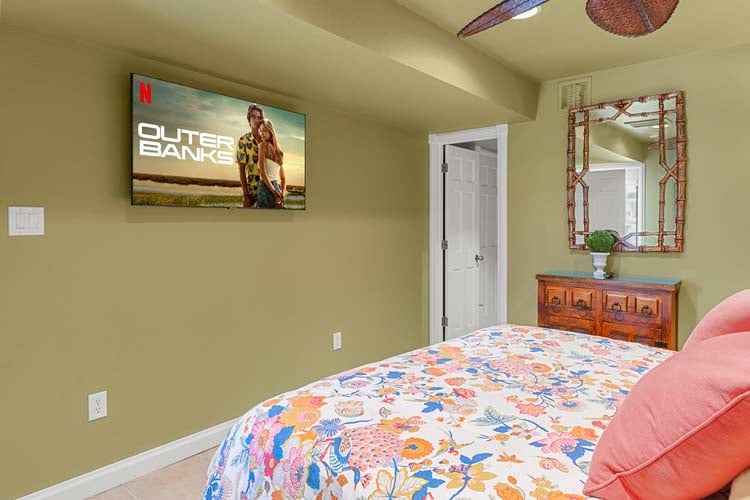 Ground Floor King with Private Bath