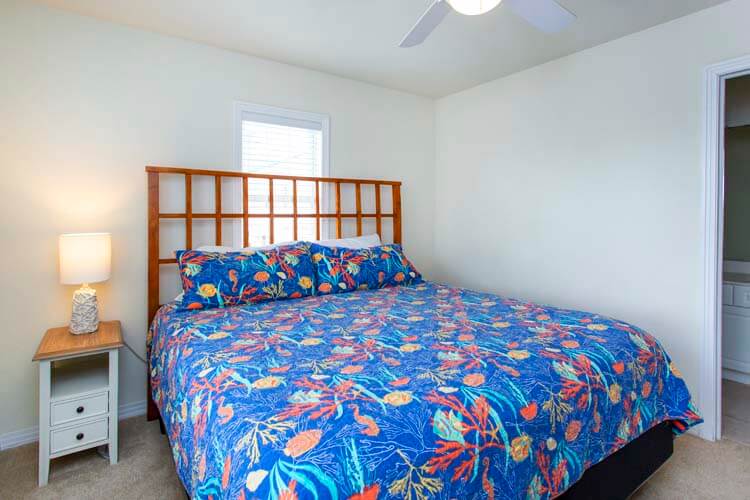 1st Floor King with Private Bath