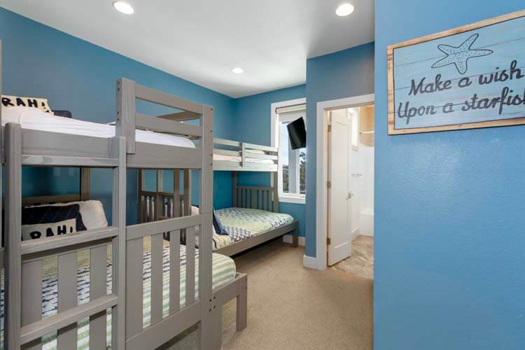 1st Floor Pyramid Bunks with Private Bath