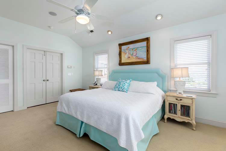2nd Floor King with Private Bath