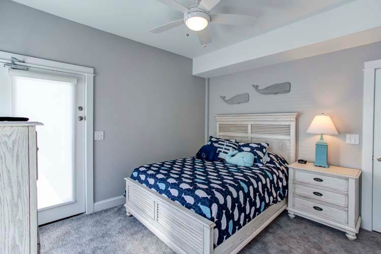 Ground Floor Queen with Private Bath