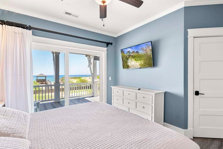 1st Floor King with Private Bath