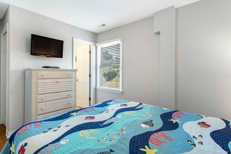 Ground Floor Queen with Private Bath