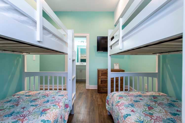 Ground Floor Twin Bunks with Private Bath