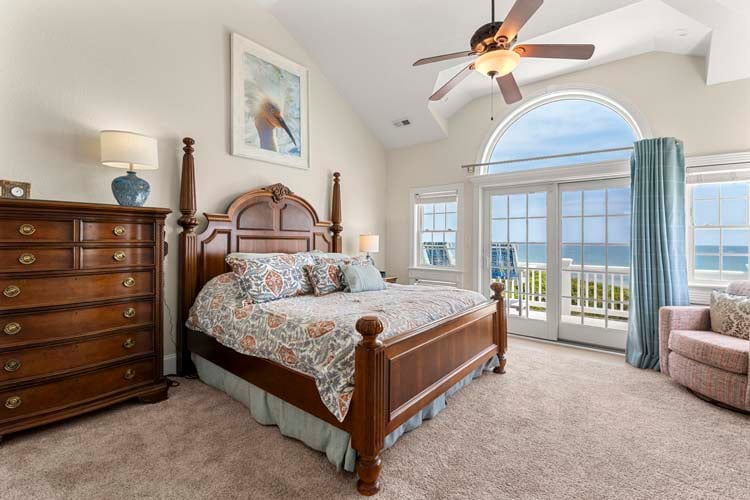 2nd Floor King with Private Bath