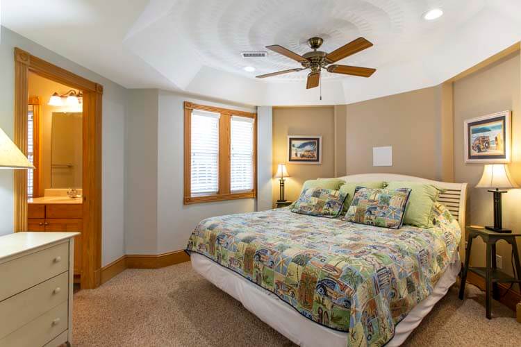 Ground Floor King with Private Bath (9)