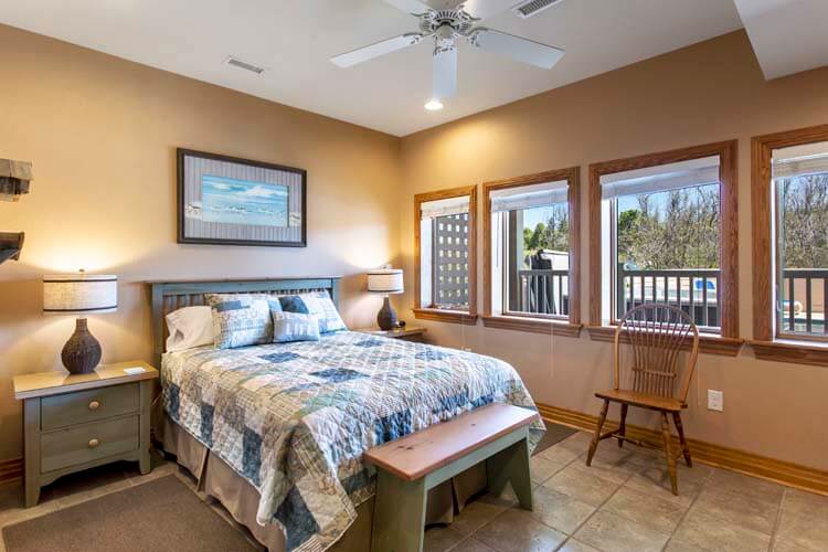 Ground Floor Queen with Shared Bath