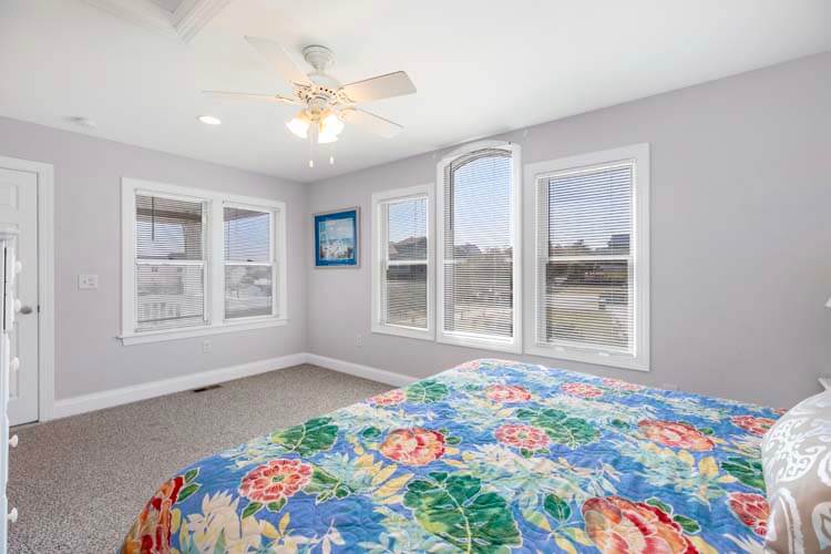 1st Floor King with Private Bath