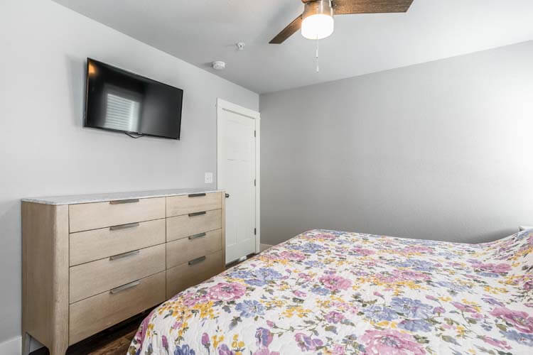 1st Floor King with Private Bath