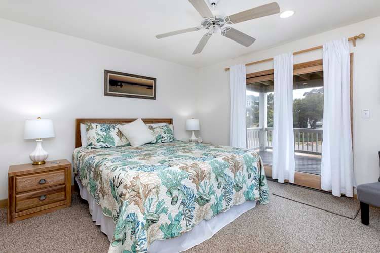 1st Floor King with Private Bath