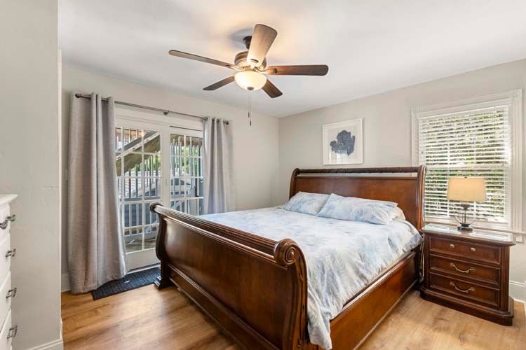 1st Floor King with Private Bath