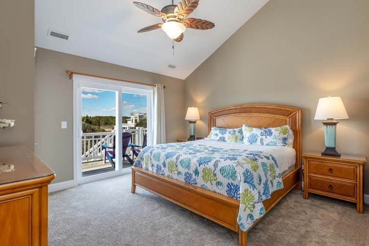 2nd Floor King with Private Bath