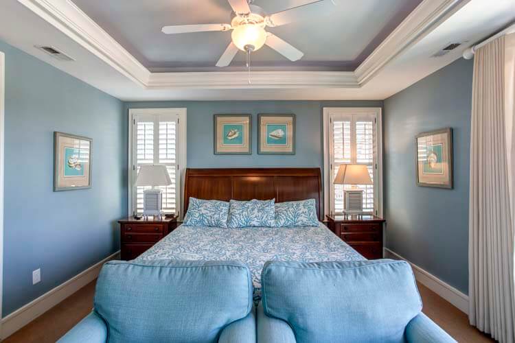 2nd Floor Soundside King with Private Bath