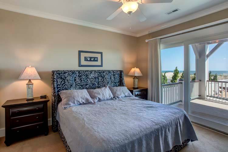 1st Floor Oceanside King with Private Bath