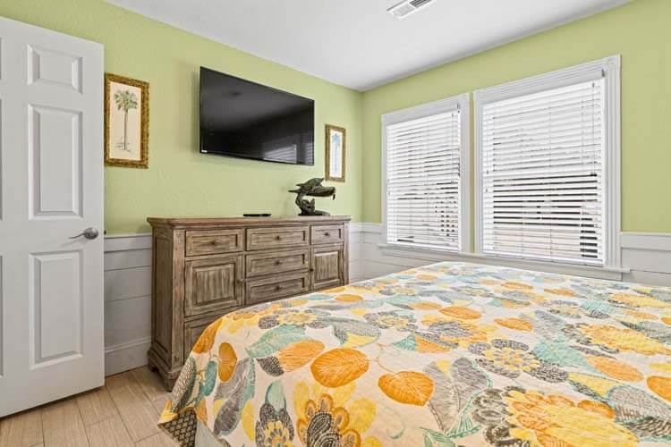 Ground Floor King with Private Bath