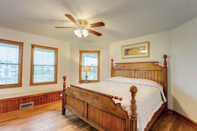 1st Floor King with Private Bath