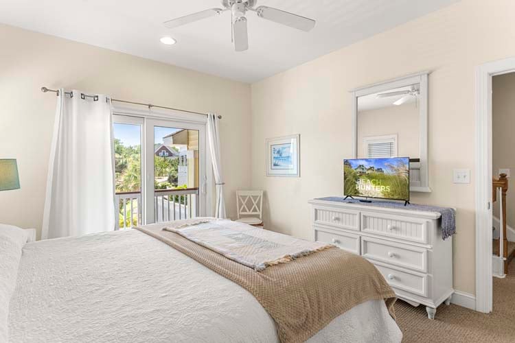 1st Floor King with Private Bath and Deck