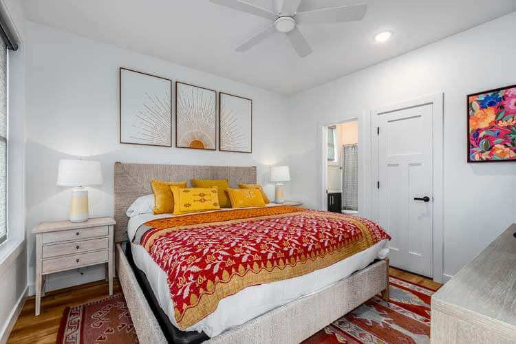 1st Floor King with Private Bath