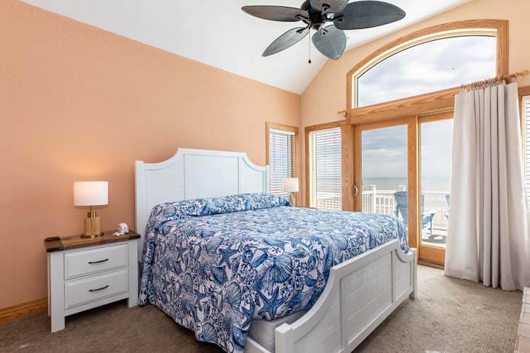 2nd Floor King with Private Bath