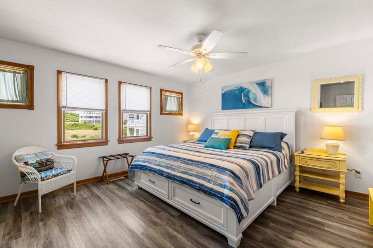 1st Floor King with Private Bath