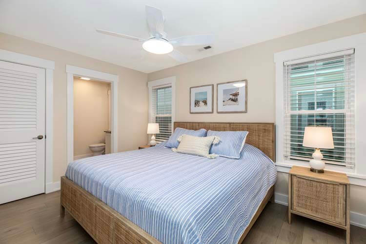 Ground Floor King with Private Bath (19)