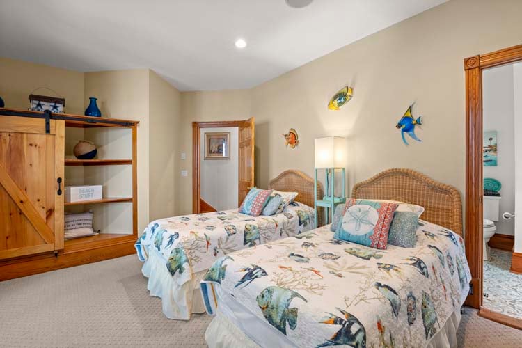 Ground Floor Twins with Shared Bath