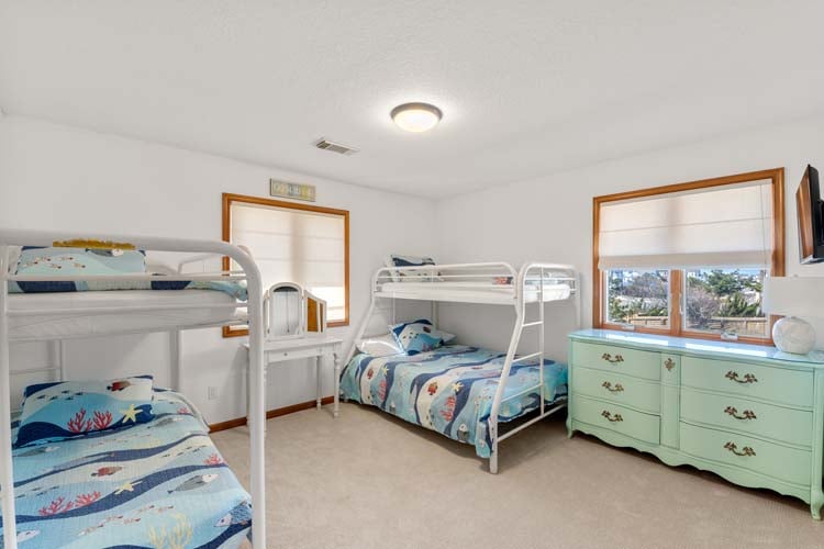 1st Floor Pyramid & Twin Bunks Bedroom