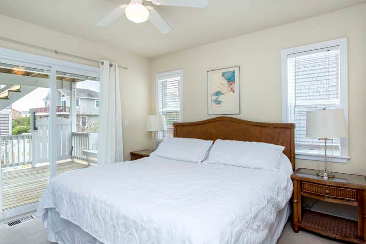 1st Floor King with Private Bath