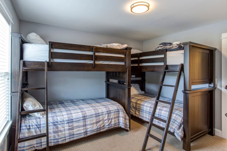 1st Floor Twin Bunks Bedroom