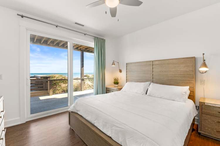 1st Floor King with Private Bath