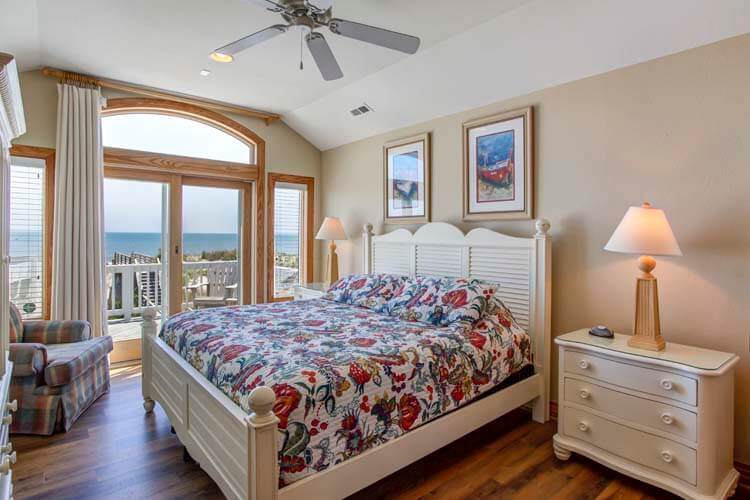 2nd Floor King with Private Bath