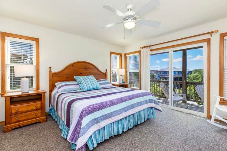 1st Floor King with Private Bath