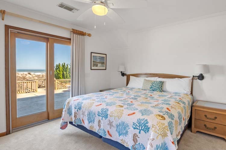 1st Floor King Bedroom