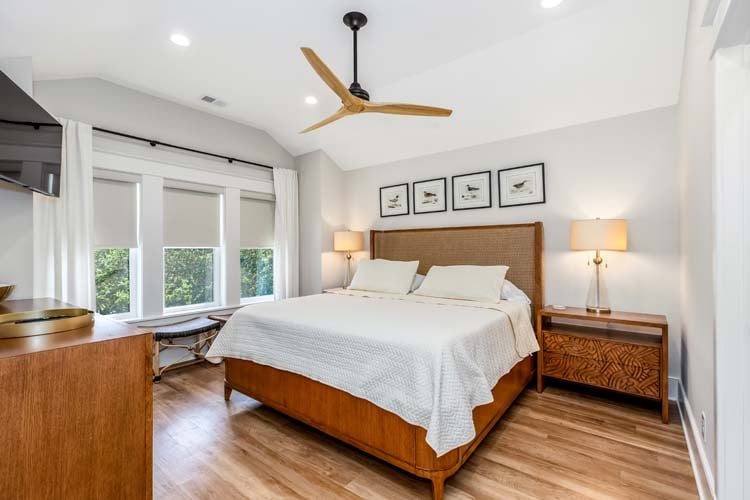 2nd Floor King with Private Bath