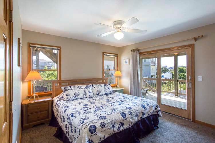 1st Floor King with Private Bath