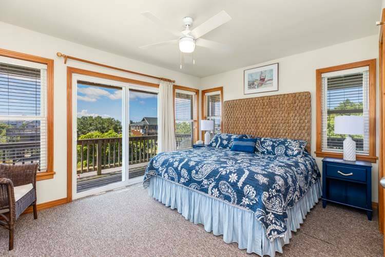 1st Floor King with Private Bath