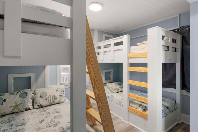 Ground Floor Pyramid & Twin Bunk with Shared Bath