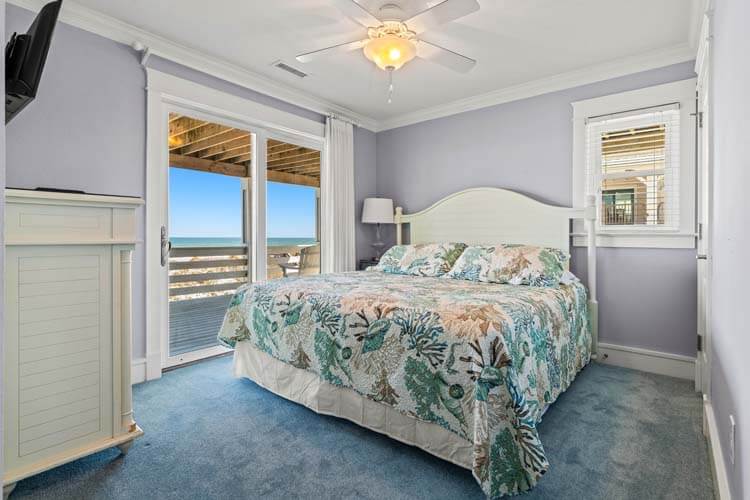 1st Floor King with Private Bath