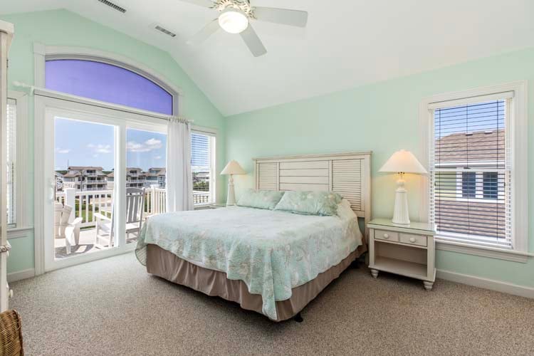 2nd Floor King with Private Bath