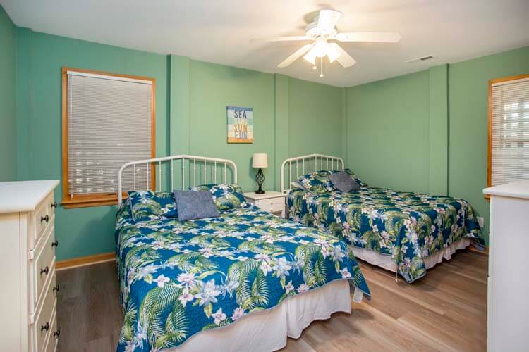 Ground Floor Queens Bedroom