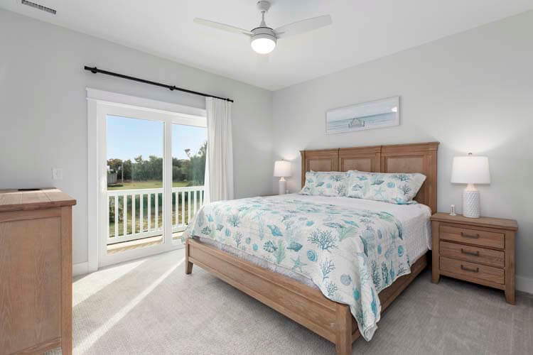 1st Floor King with Private Bath