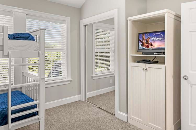 1st Floor Twin Bunks with Shared Bath (6)