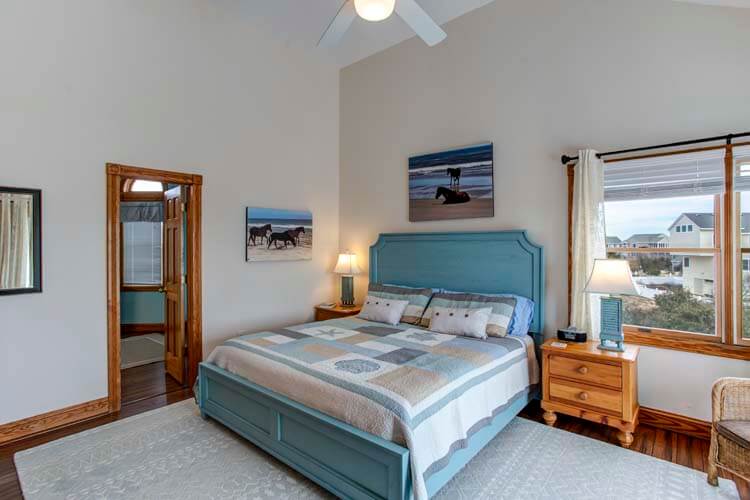 2nd Floor King with Private Bath