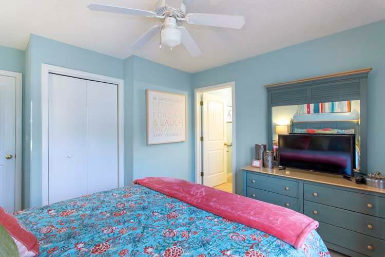 1st Floor Queen with Private Bath